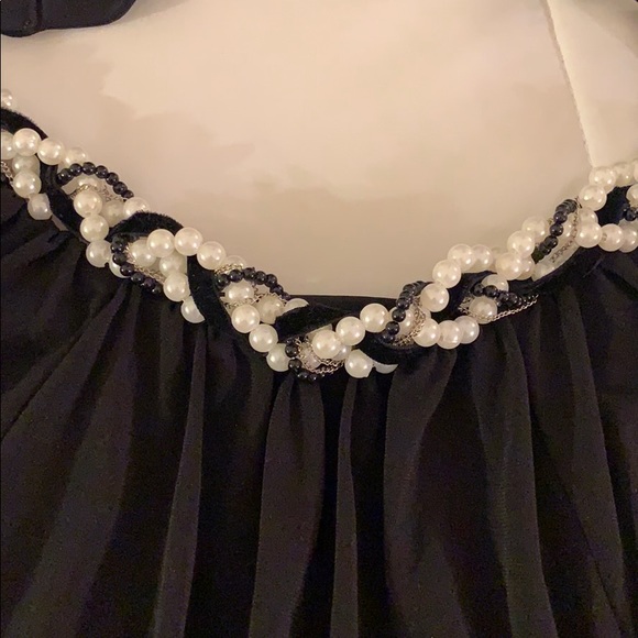 Halter tank top with designed neckline - Picture 3 of 5